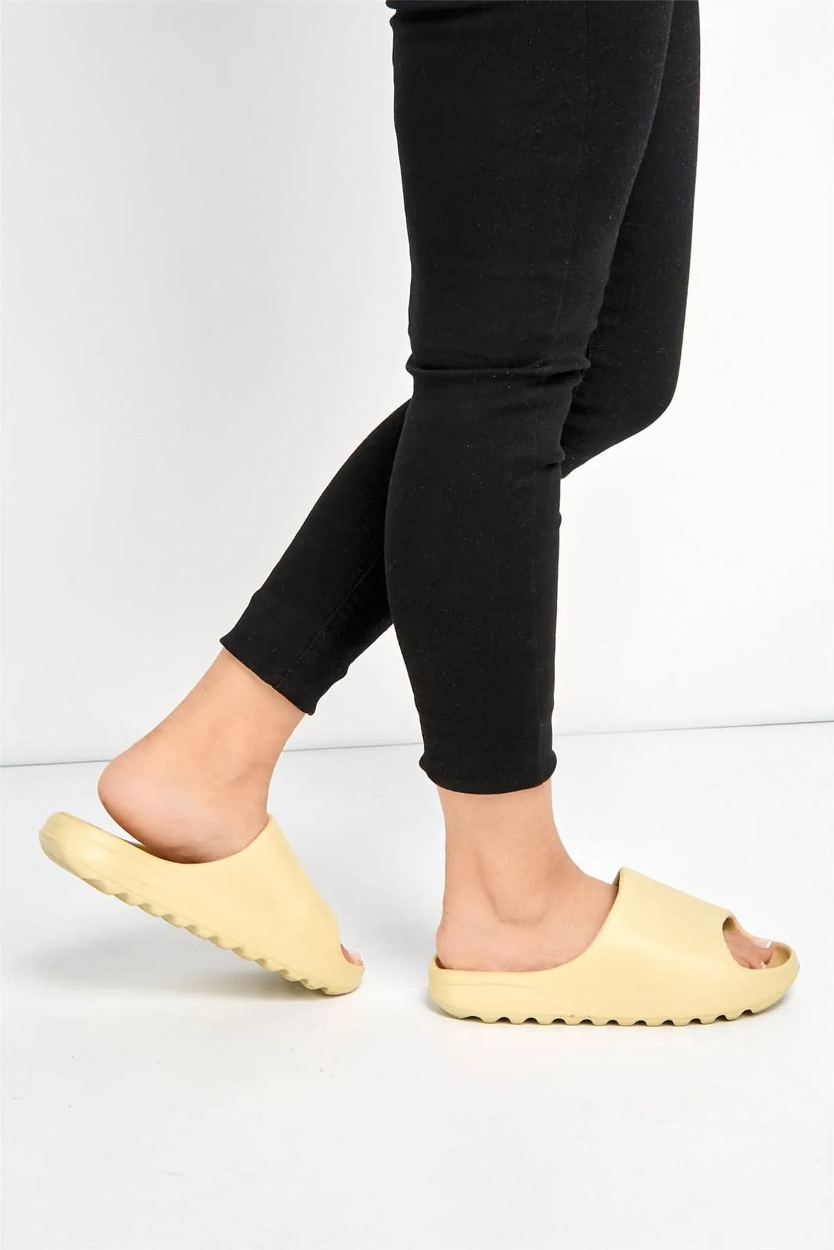 Aneeta Rubber Slider in Beige