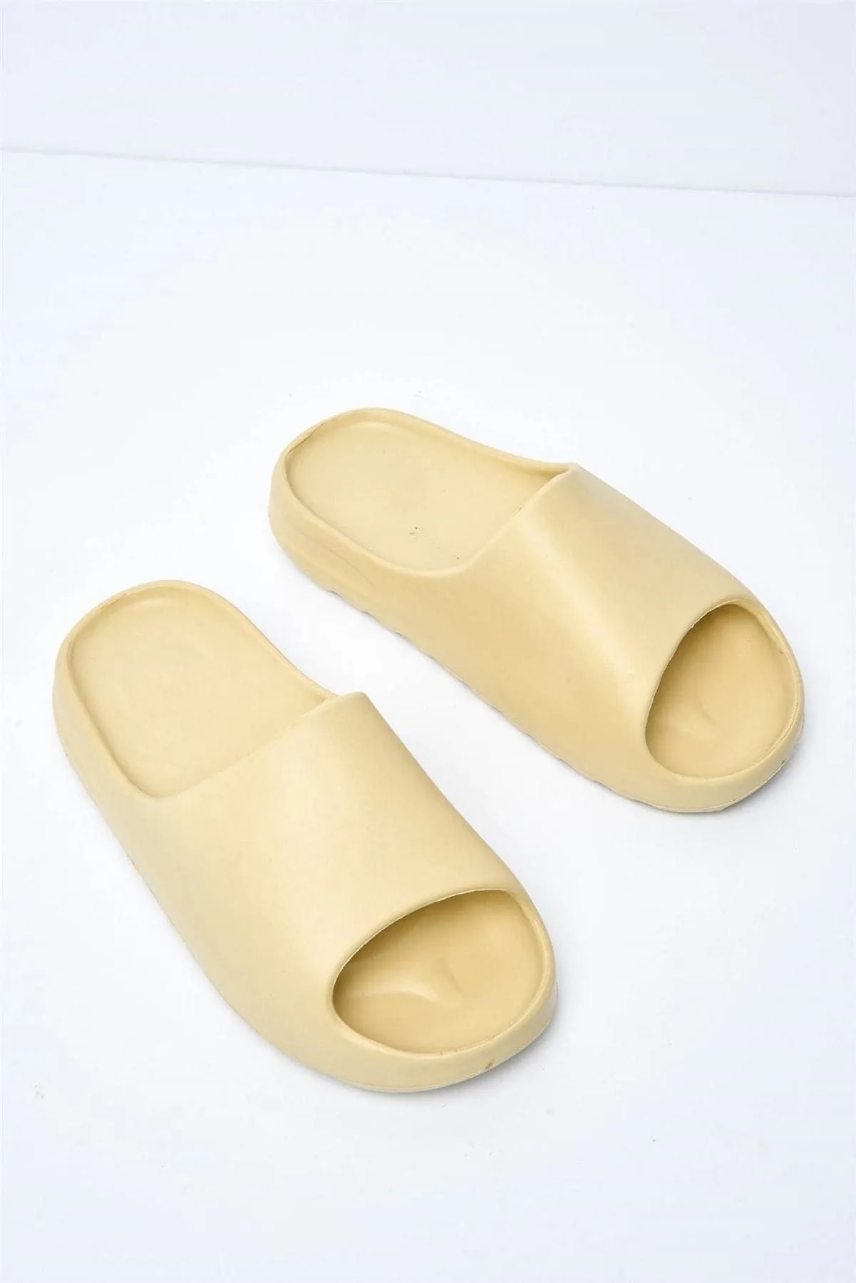 Aneeta Rubber Slider in Beige