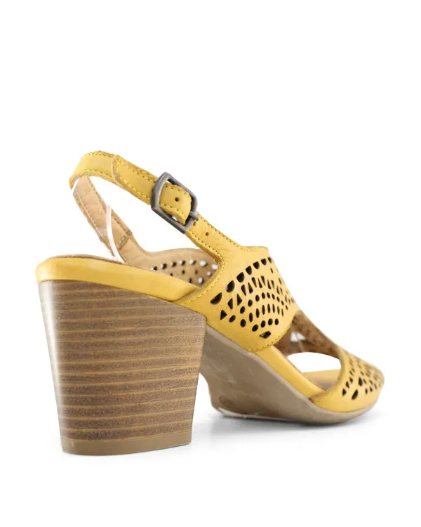 BUENO ZOOT MID HEELS