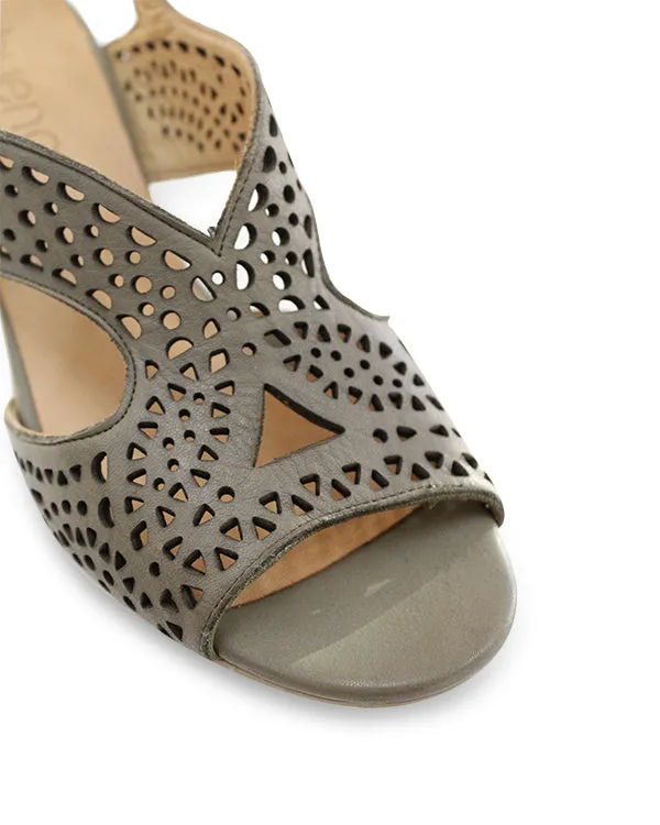 BUENO ZOOT MID HEELS