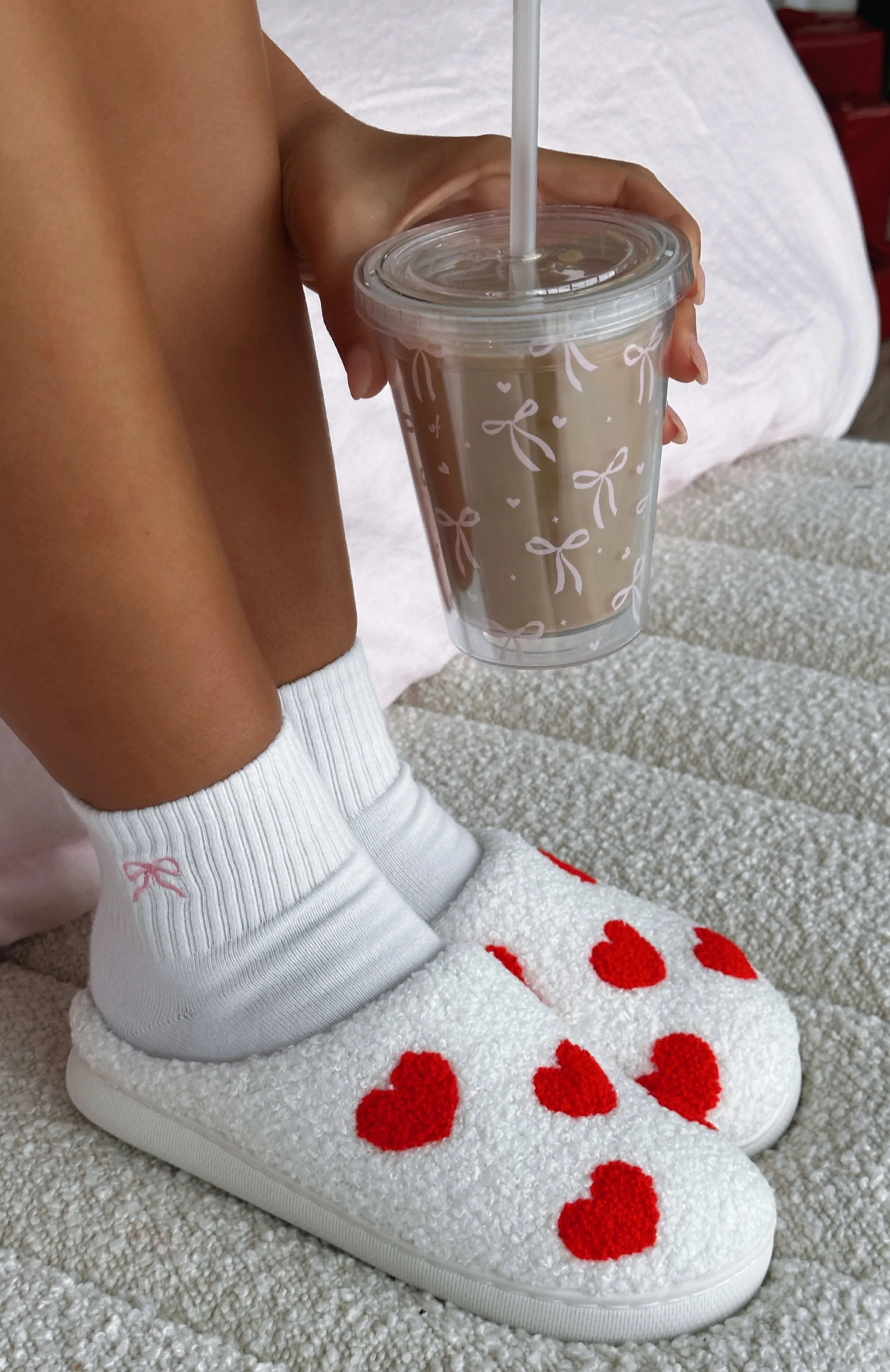Comfy Cosy Slippers White/Red
