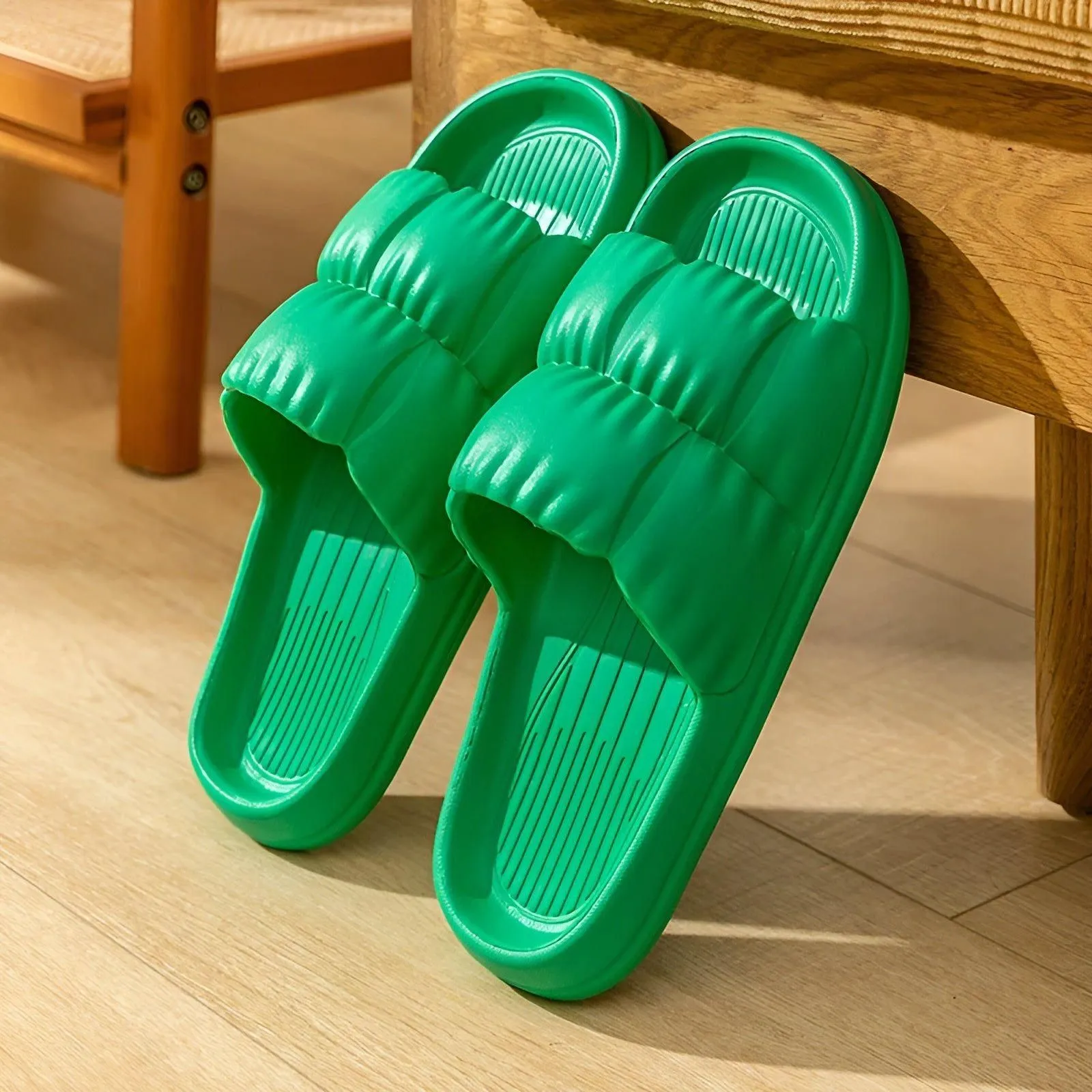 ErgoGrip Slipper - Ultra Weiche Ergonomische EVA Hausschuhe für den Sommertrend 2024
