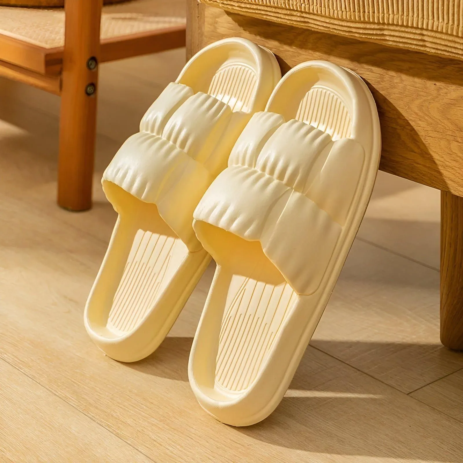 ErgoGrip Slipper - Ultra Weiche Ergonomische EVA Hausschuhe für den Sommertrend 2024