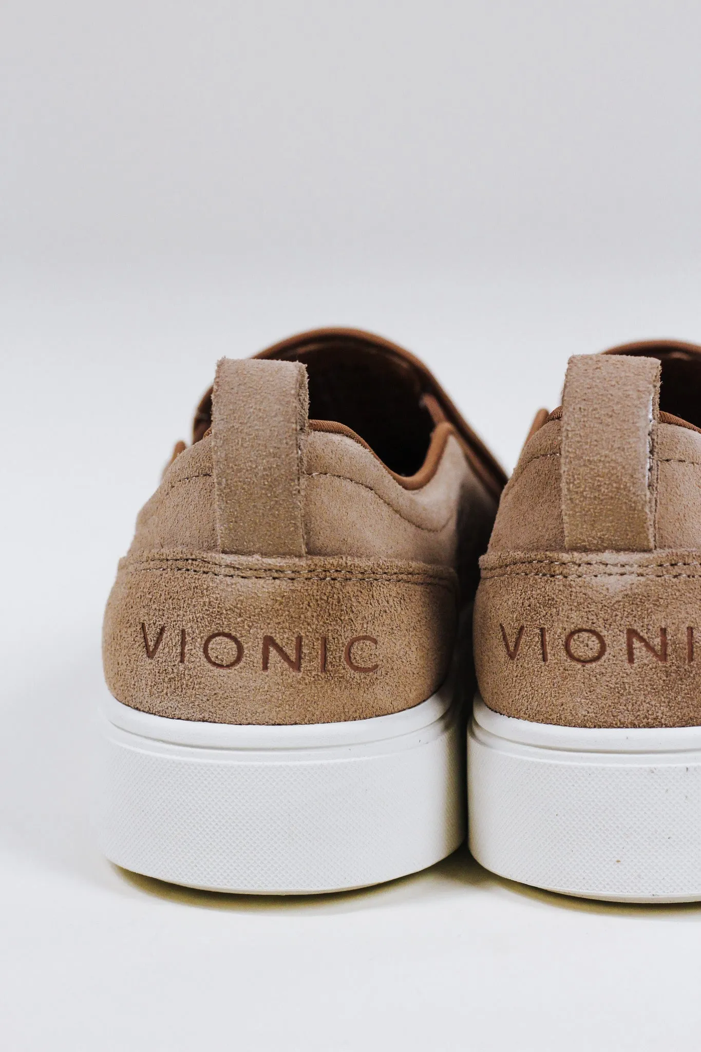 Kimmie Wheat Sneaker Slip On Vionic