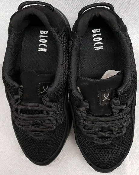 Lawrence -- Split Sole Dancesneaker -- Black