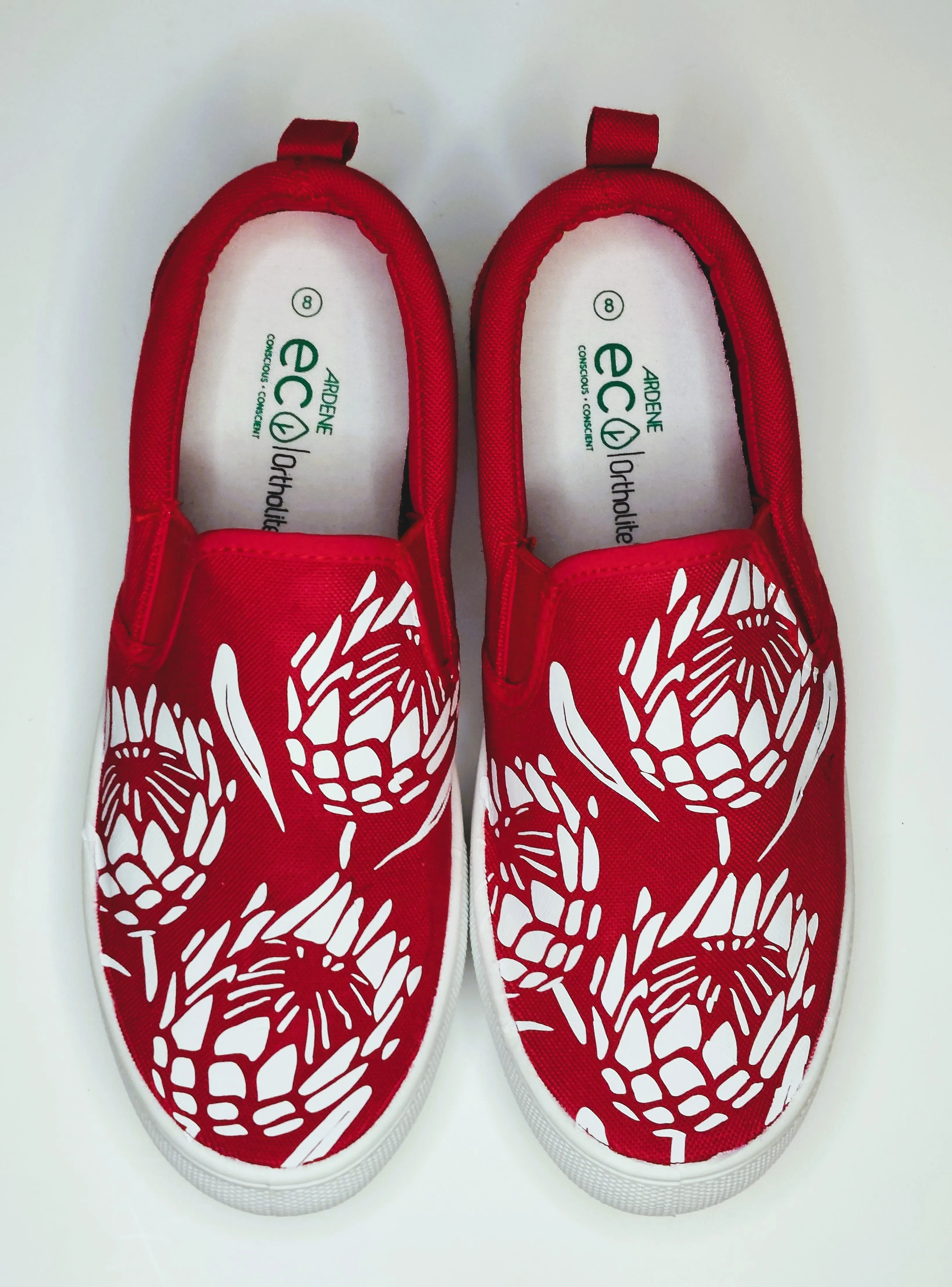 Red Protea tekkies