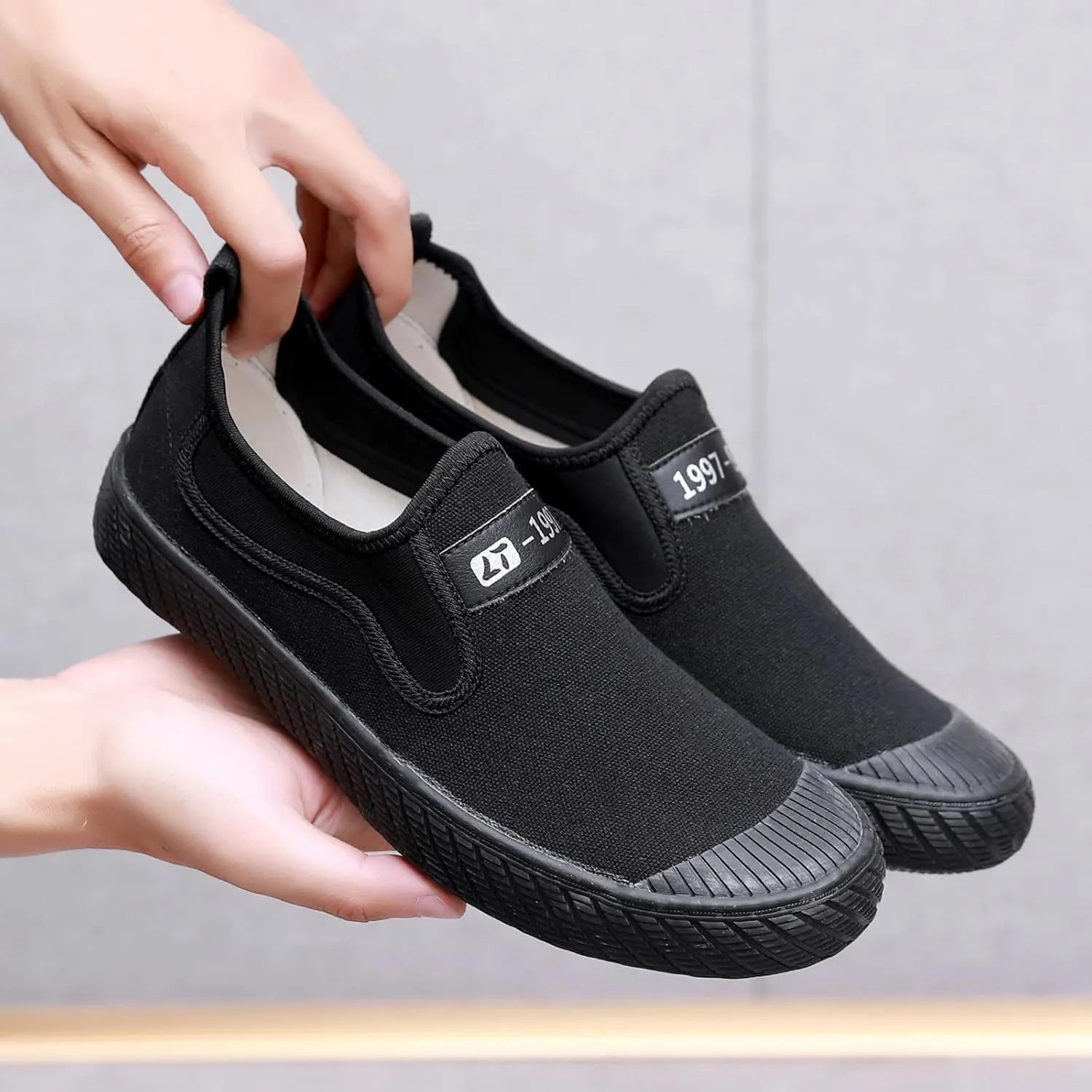 Slip on Walking Shoes Men Comfort Loafers Memory Foam Breathable Lightweight Fashion Sneakers Non Slip Arch Support Cushioning Training Gym Shoes Wide Width