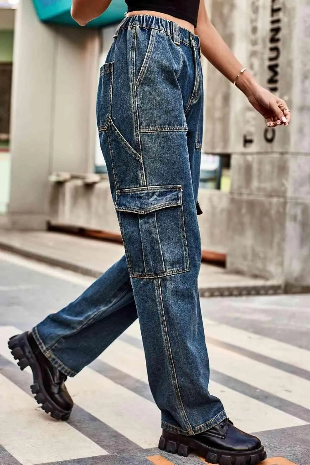 Throwback Fashion Loose Fit Cargo Jeans