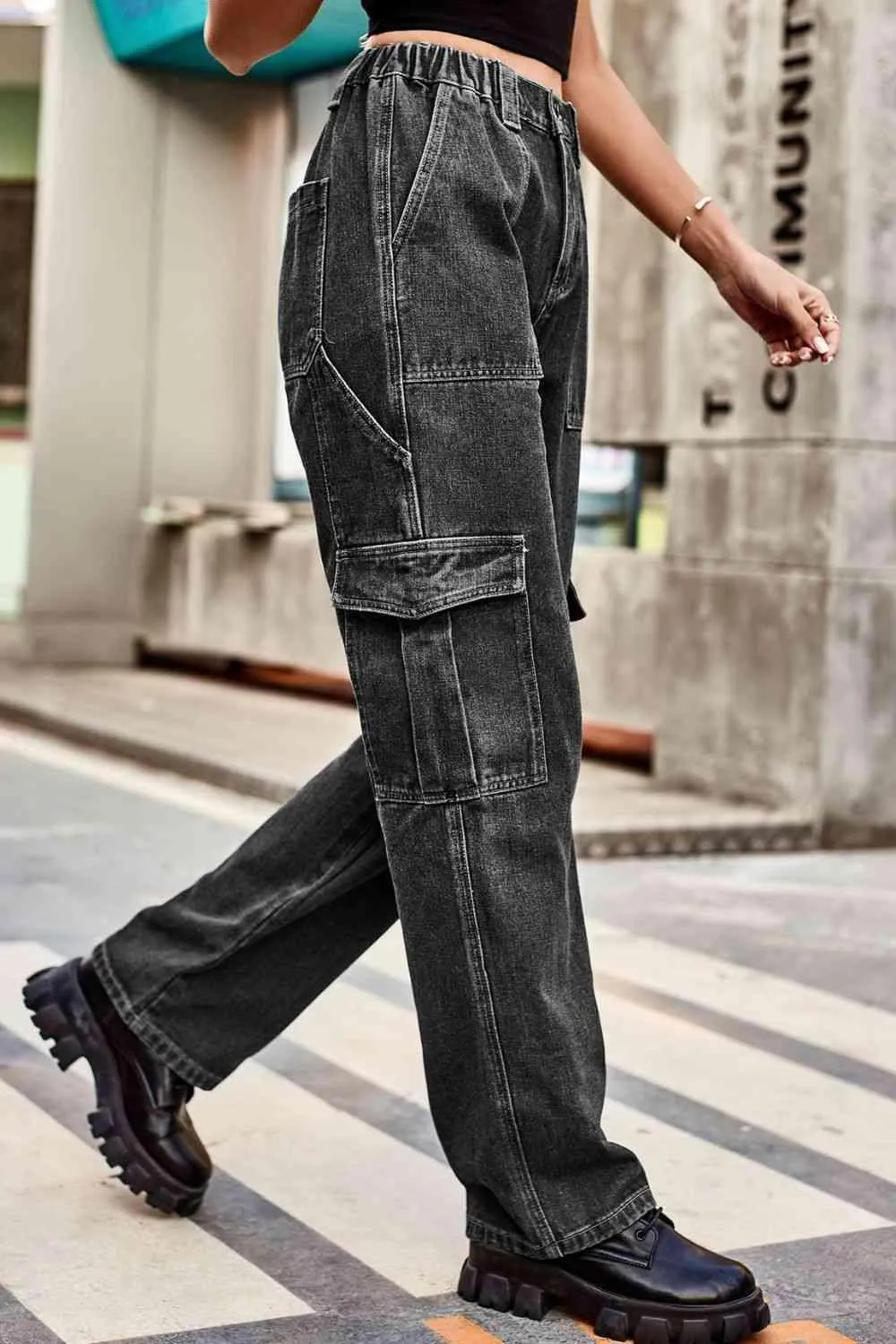 Throwback Fashion Loose Fit Cargo Jeans