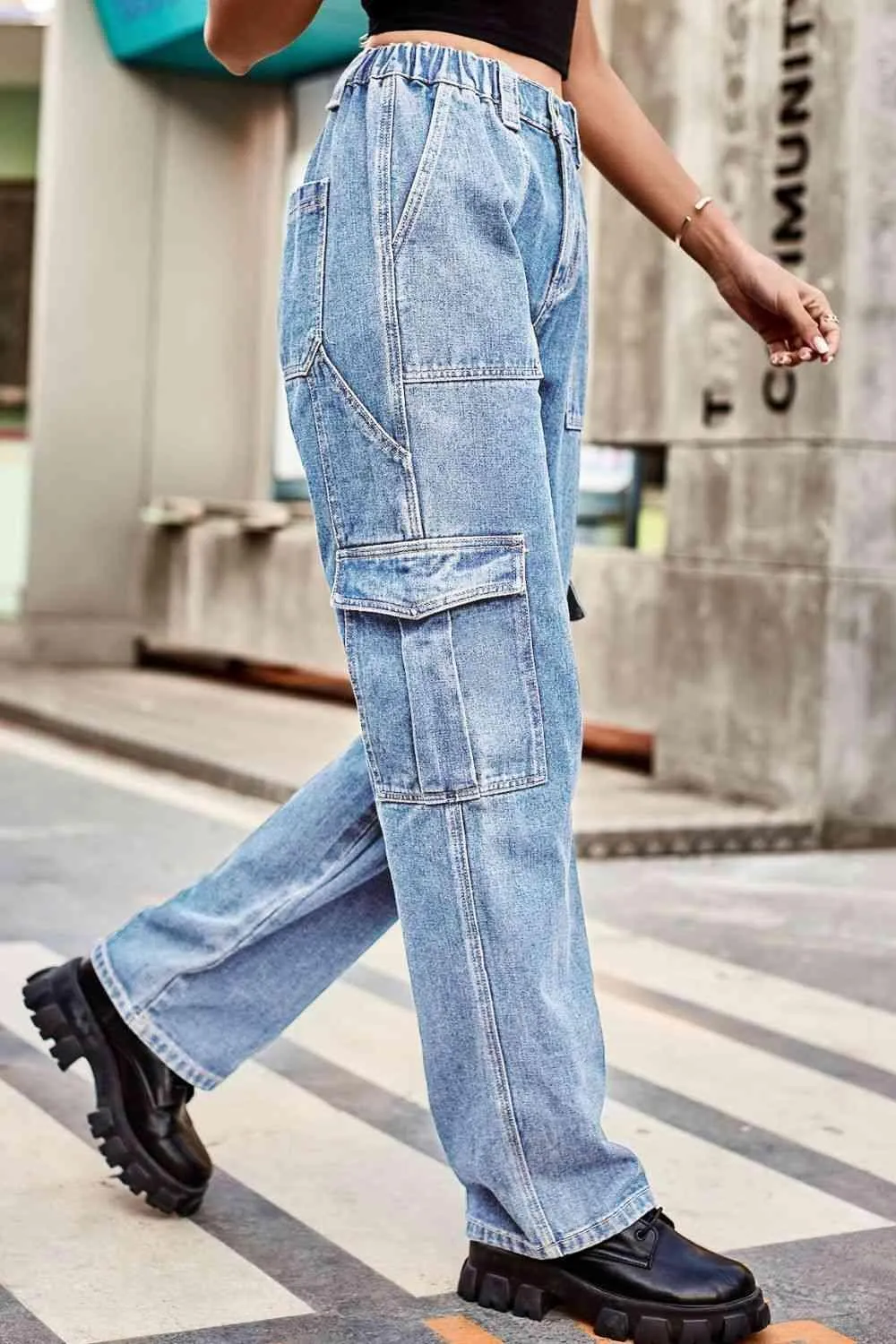 Throwback Fashion Loose Fit Cargo Jeans